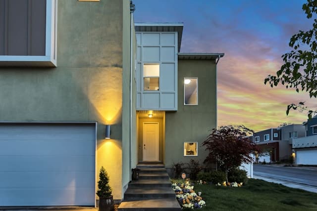 Construction lot and residential build project